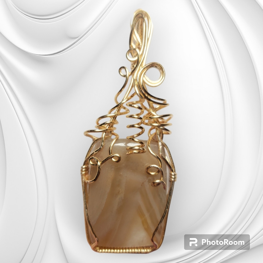 Handcrafted Wire Wrapped Banded Agate Pendant Necklace NWOT